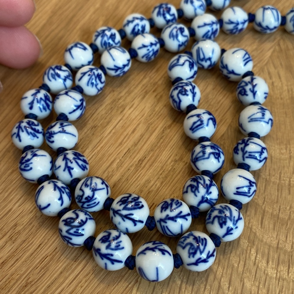 ASIAN beaded necklace. Silver clasp. Individually tied beads. Rich blue color! - Picture 3 of 6